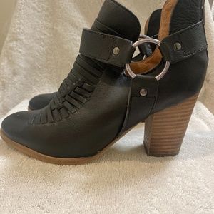 Seychelles black leather ankle boots